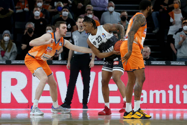 他为球队吸 他为球队吸